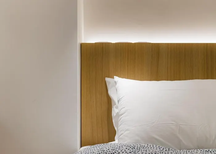 Modern & Stylish 1 Bdr Apartment